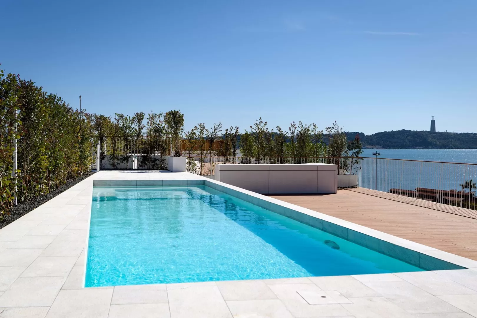 Luxuoso apartamento T4 Penthouse na Av. 24 de Julho com piscina privativa (Promenade).