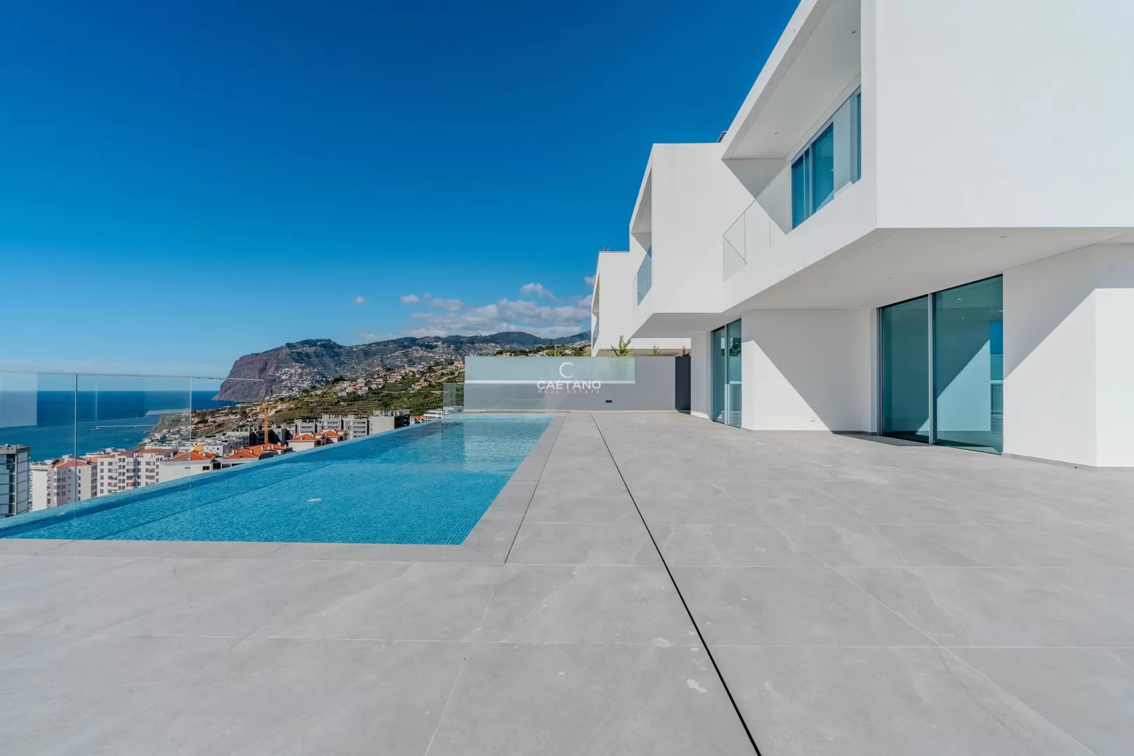 Moradia de Luxo T4 - São Martinho, Funchal