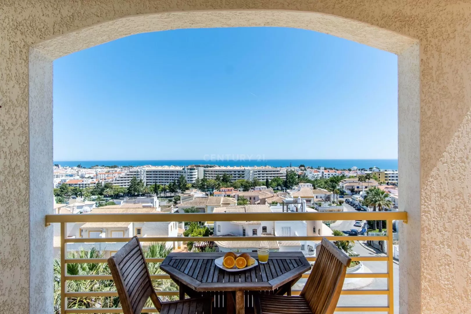 Penthouse T3 com Vista Mar com terraço 98m2, apenas 1km da praia, Albufeira