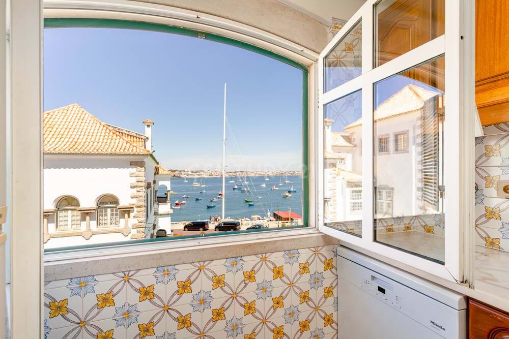 Apartamento T1 no Centro Histórico de Cascais com Vista Mar