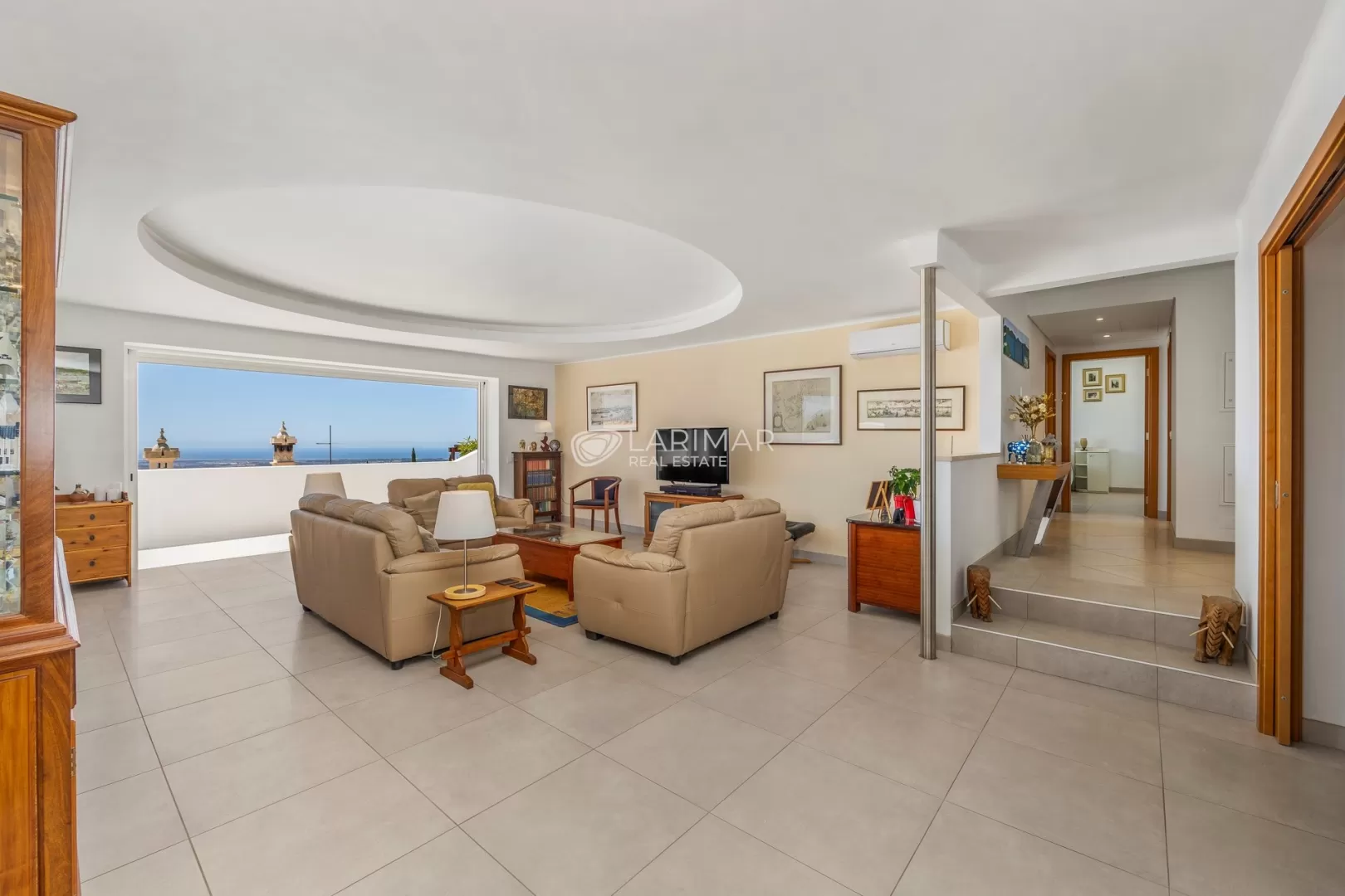 Casa com 2+1 quartos, vistas amplas, entre Faro e Loulé