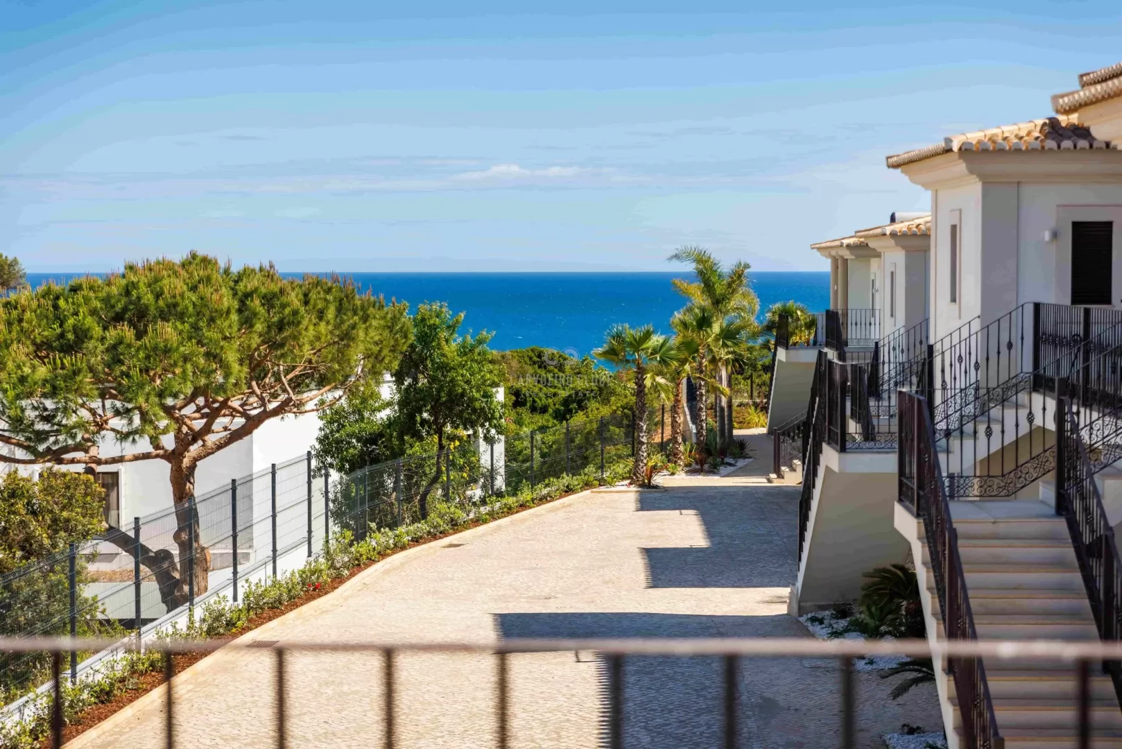 OCEAN VIEW RESIDENCES: Luxuoso apartamento T1 - Aluguer longa duração 