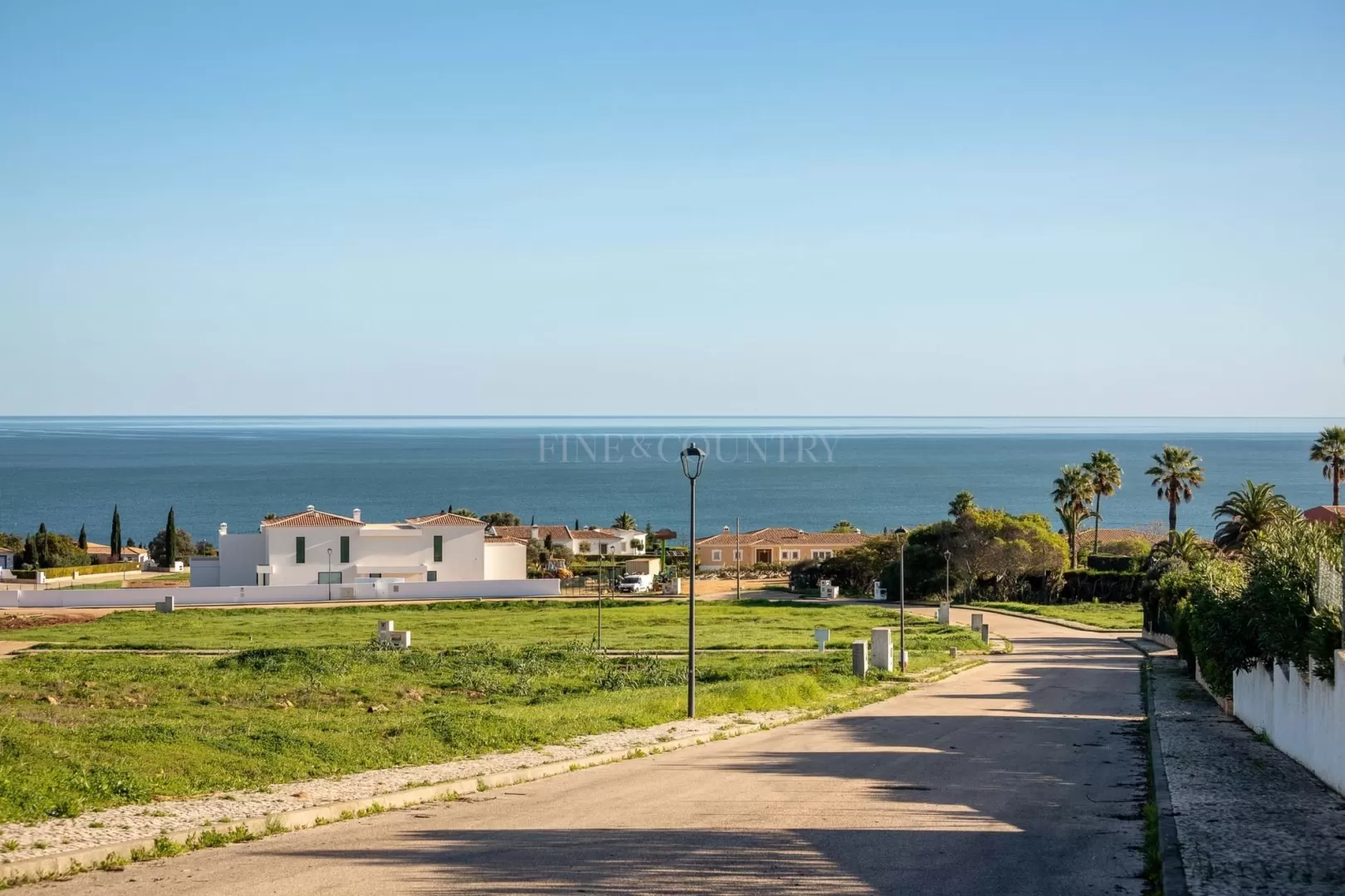 Lotes de terreno com Vista Mar Perto da Praia da Luz ? Construa a Casa dos Seus Sonhos em Lagos