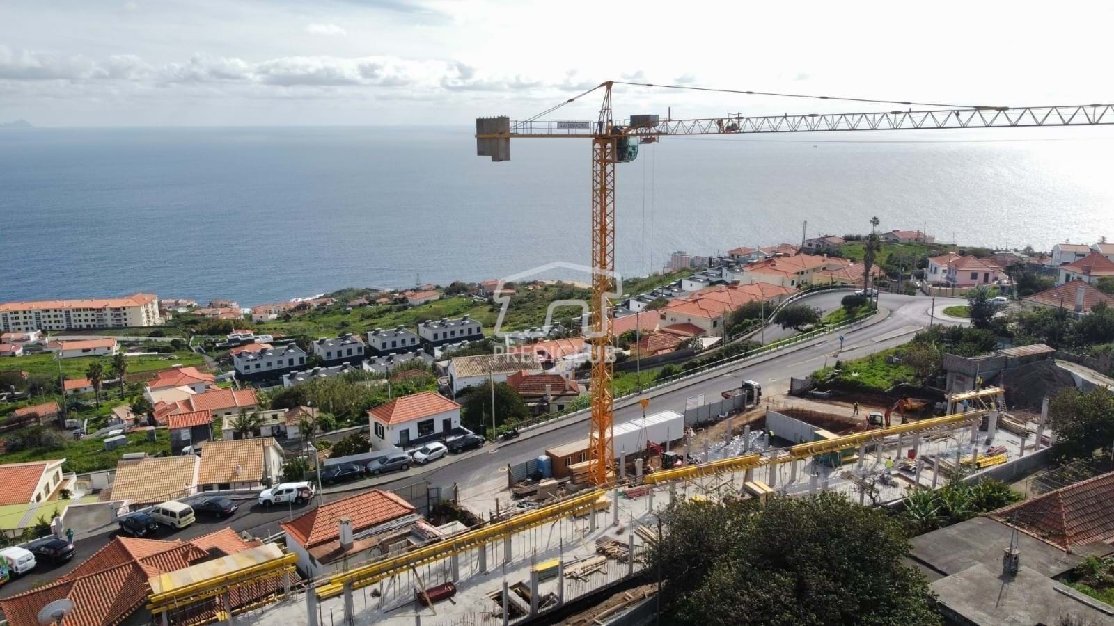 Moradia T3 em construção - Assomada