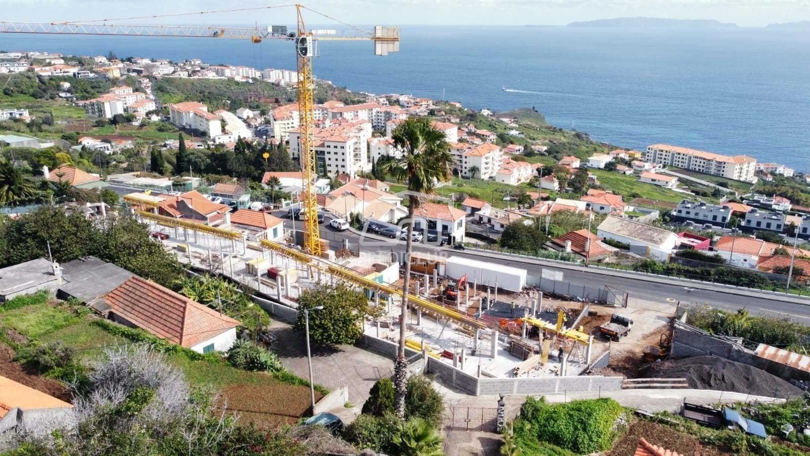 Moradia T3 em construção - Assomada