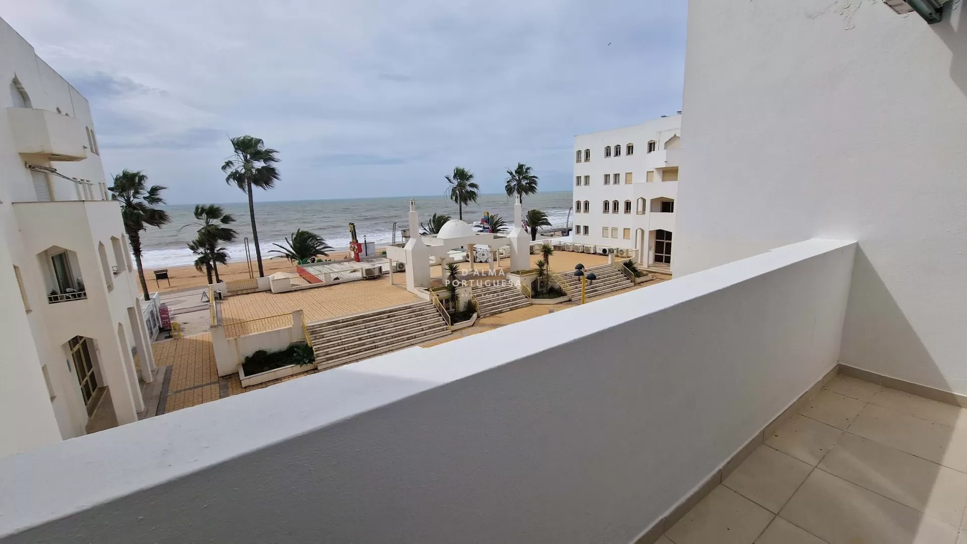 Apartamento T2 | Vista Mar | Remodelado | lugar de garagem | arrecadação