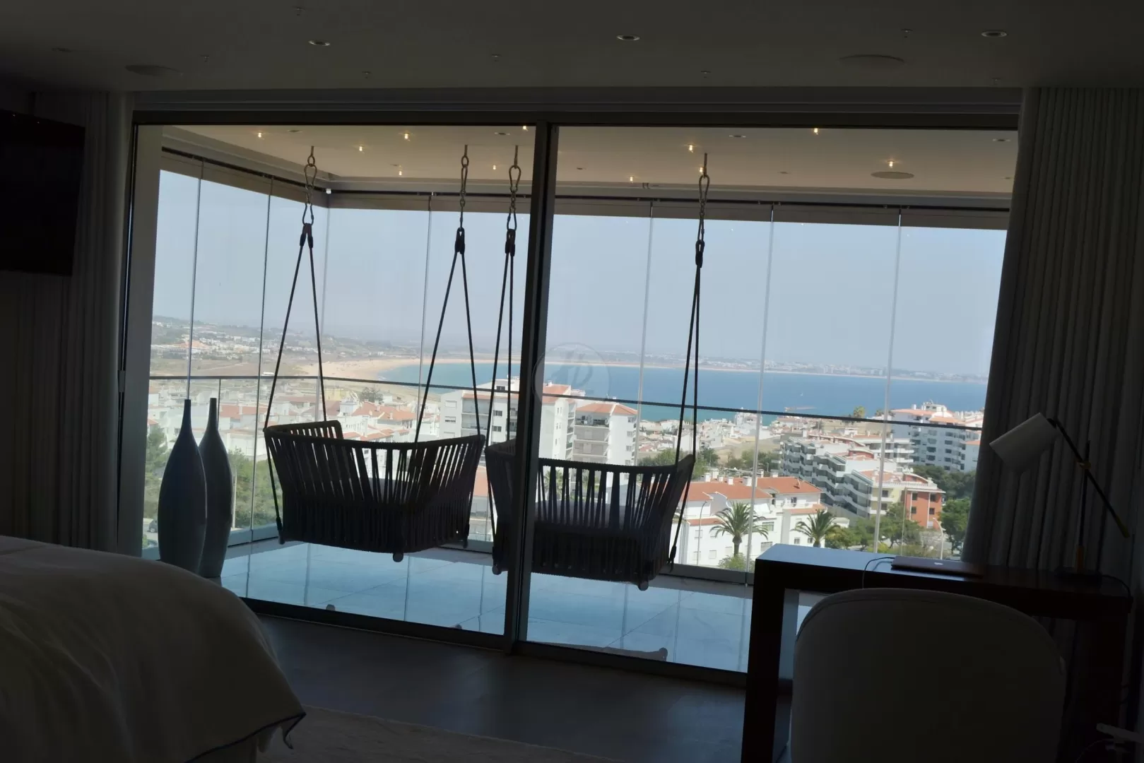 A PENTHOUSE MAIS EXCLUSIVA DE LAGOS! UMA OBRA-PRIMA DE LUXO, CONFORTO E ELEGÂNCIA ? INIGUALÁVEL NA CIDADE