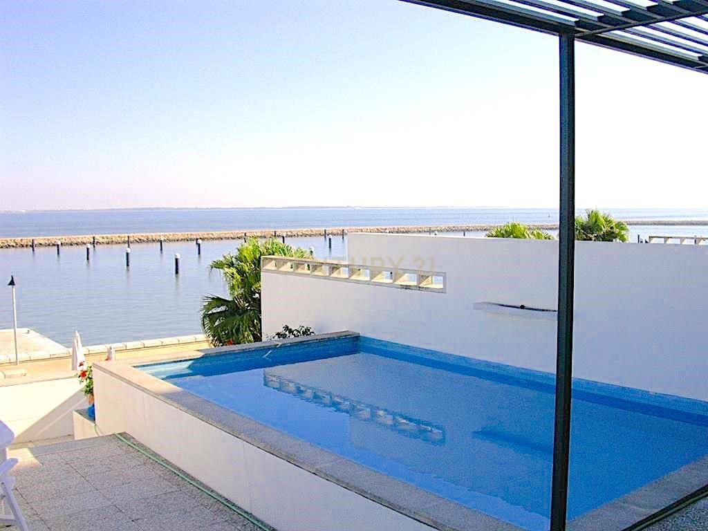 T2 I Parque das Nações, Lisboa (Luxuoso apartamento com piscina e vista rio) 