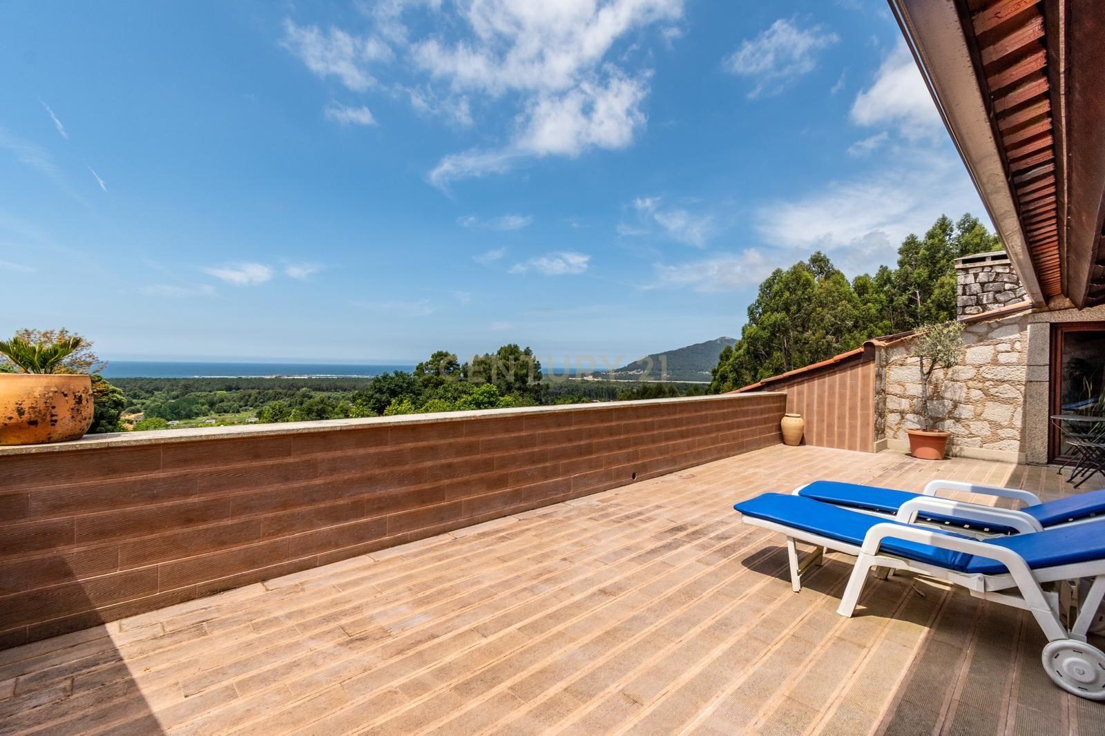 Luxuosa Moradia T9 com Vista Mar em Viana do Castelo