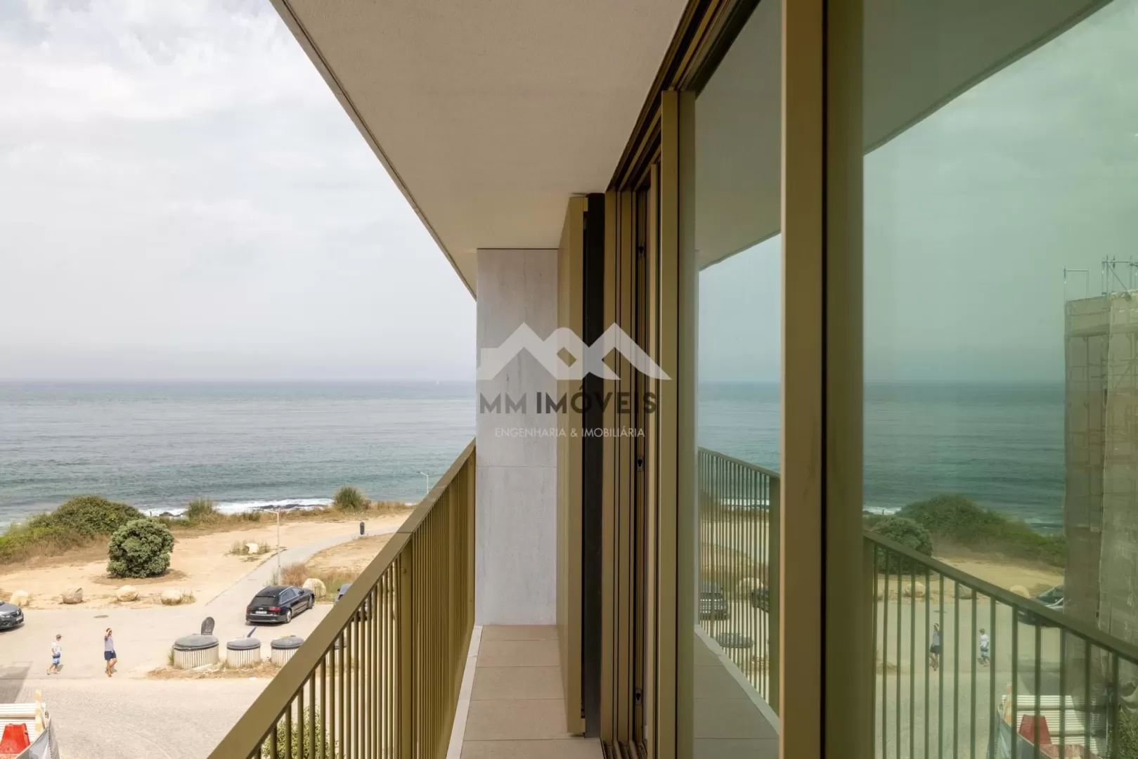 Apartamento T2 | Canidelo | LUXO | 500mts do mar | Varanda | Elevador | Garagem    