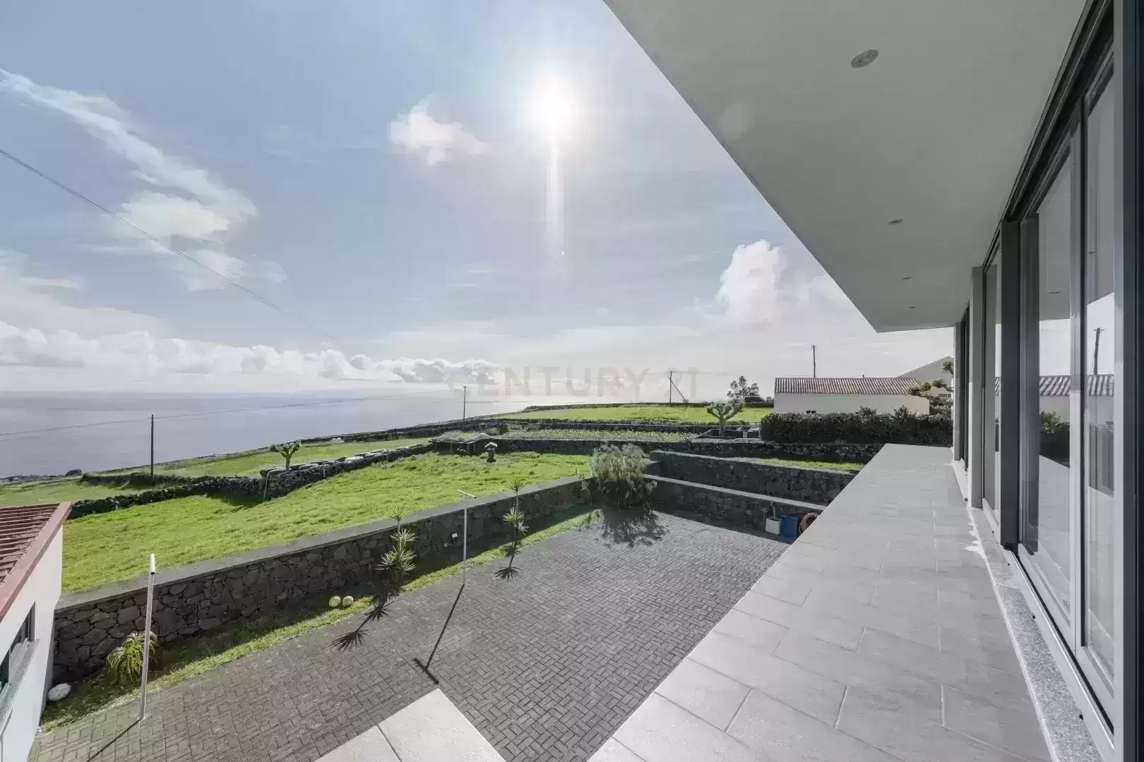 Encantadora Moradia com Vista Mar em Doze Ribeiras