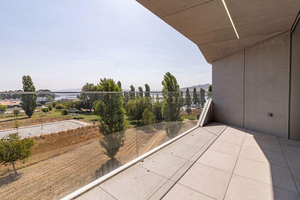 Apartamento Novo T2 com 3 Casas de Banho em Viana do Castelo