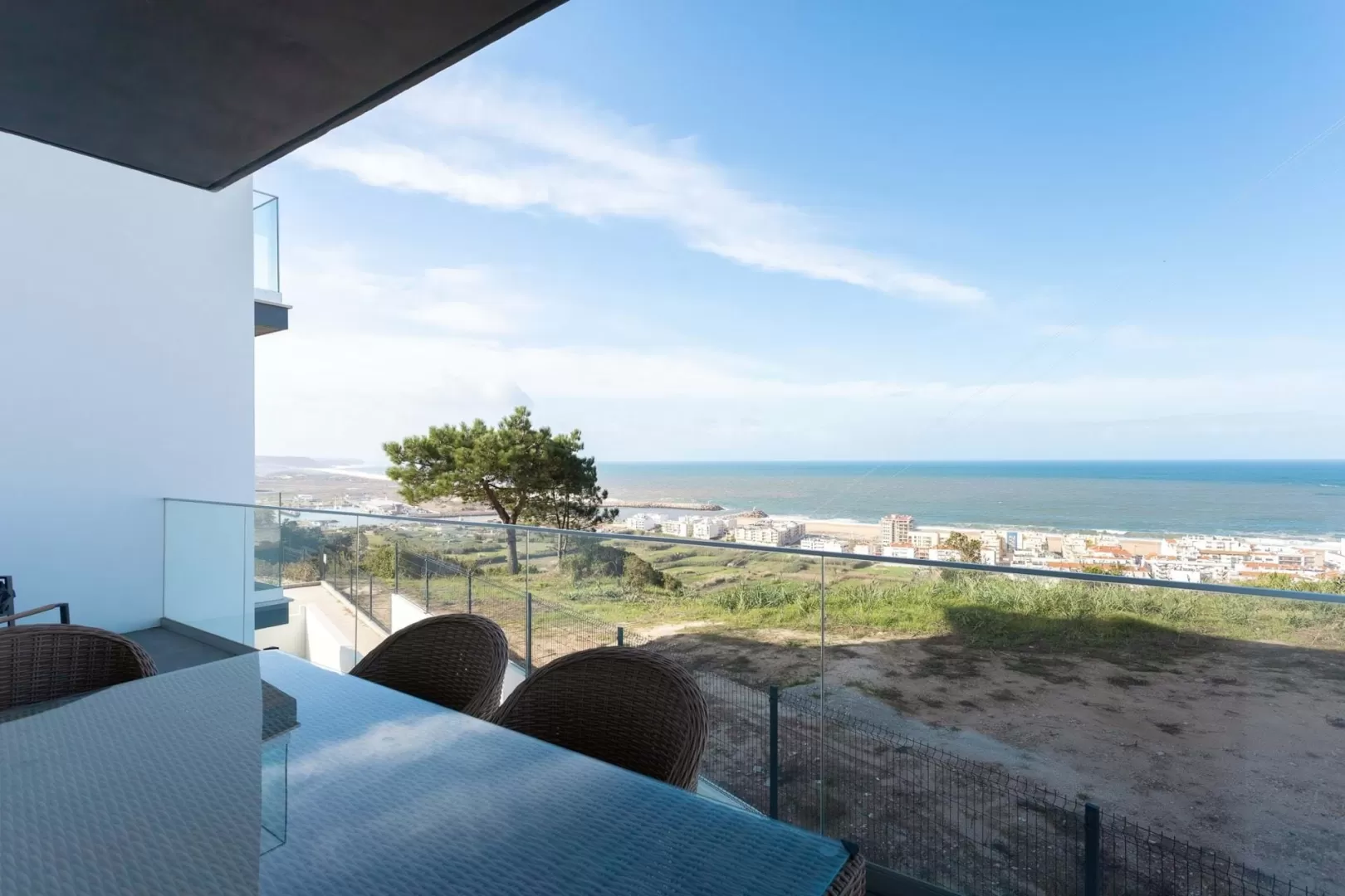 Apartamento com Vista Mar, Piscina e Jacuzzi na Nazaré | Portugal
