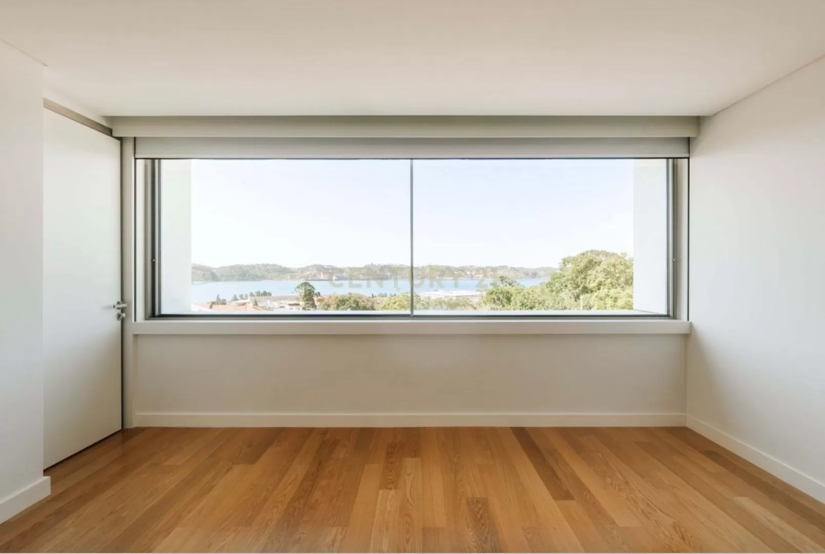 Moradia de Luxo com Vista para o Tejo - Alto Santo Amaro