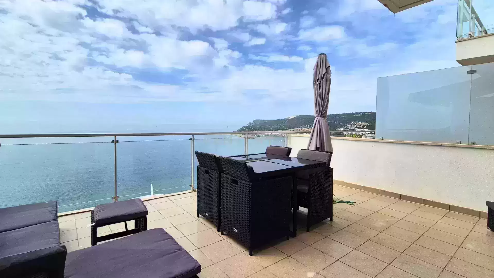 Apartamento T1 totalmente equipado com vista mar.