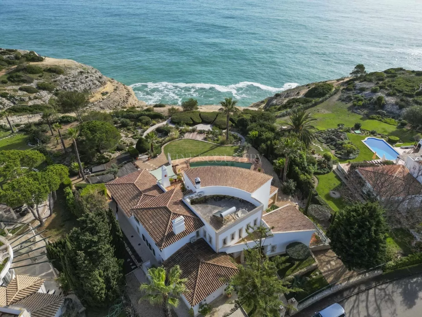 Carvoeiro - Magnífica moradia de 4 quartos com deslumbrante vista mar e piscinas interior e exterior