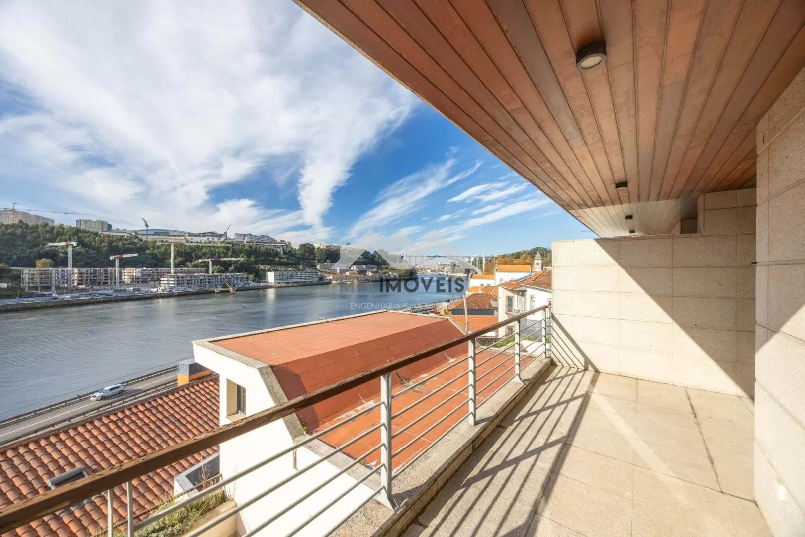 Apartamento T3 | Luxo | Vista Rio | Lordelo Ouro | Terraço | 3 Lugares Garagem 