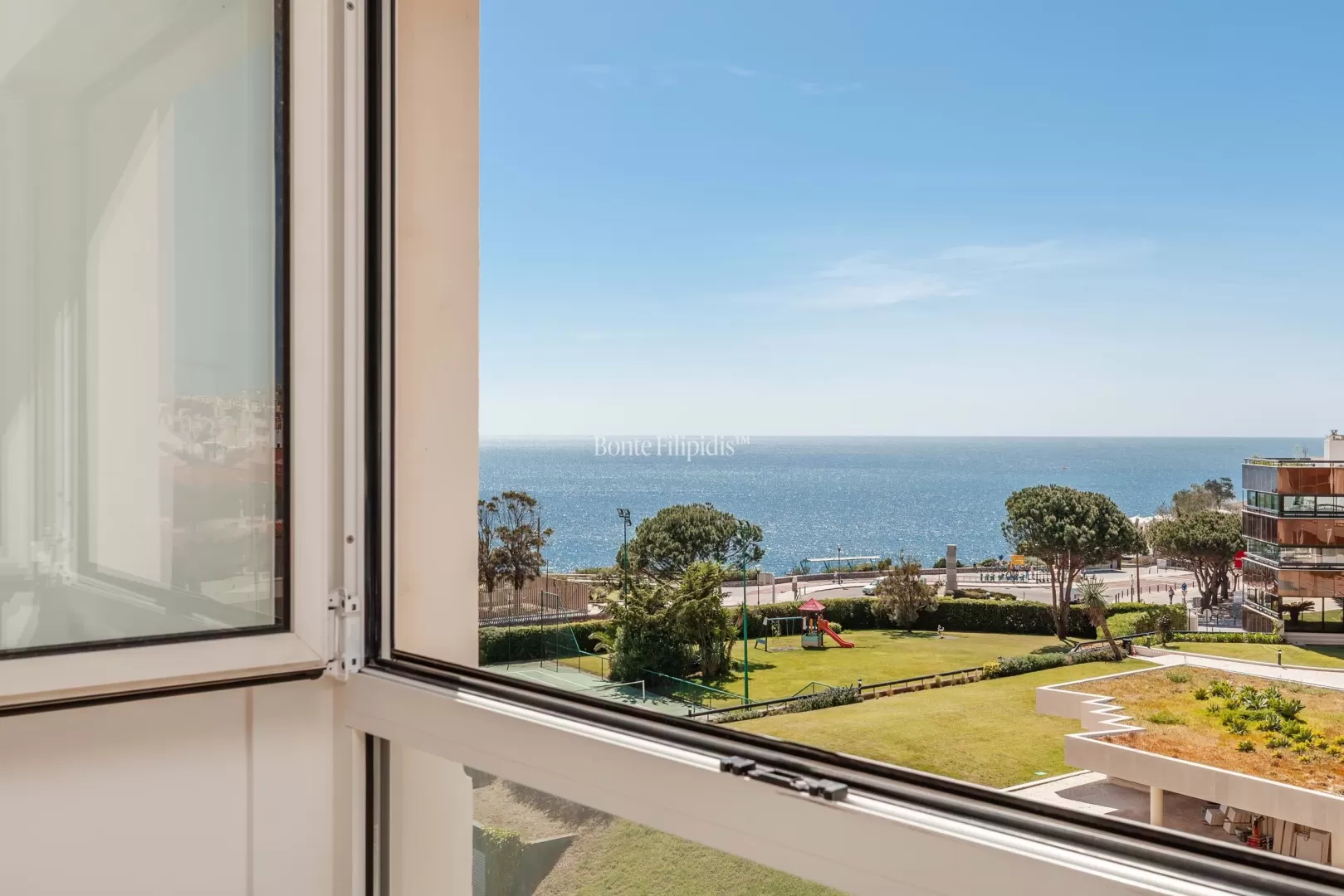 Apartamento T4 com Vista Panorâmica de Mar em Cascais