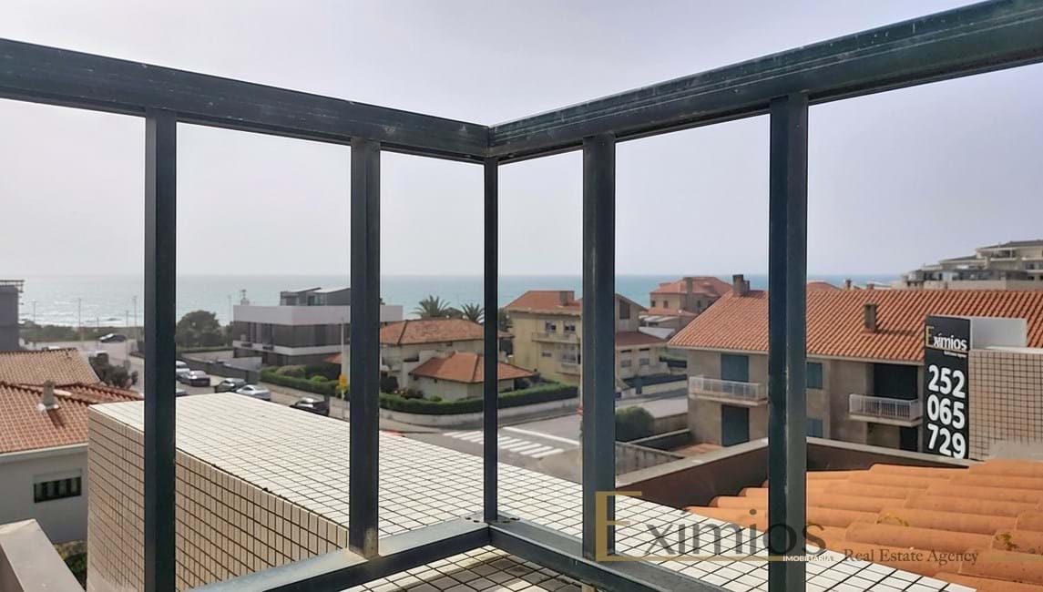 Apartamento T4 com garagem, 2ª linha da praia de Vila do Conde