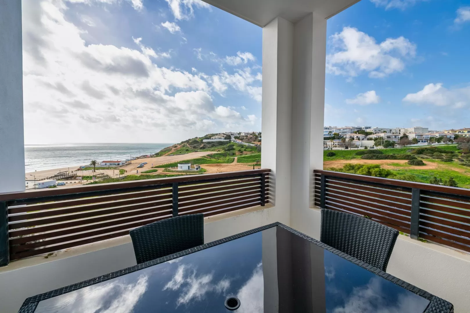 Apartamento de 2 quartos com vistas espetaculares para o mar