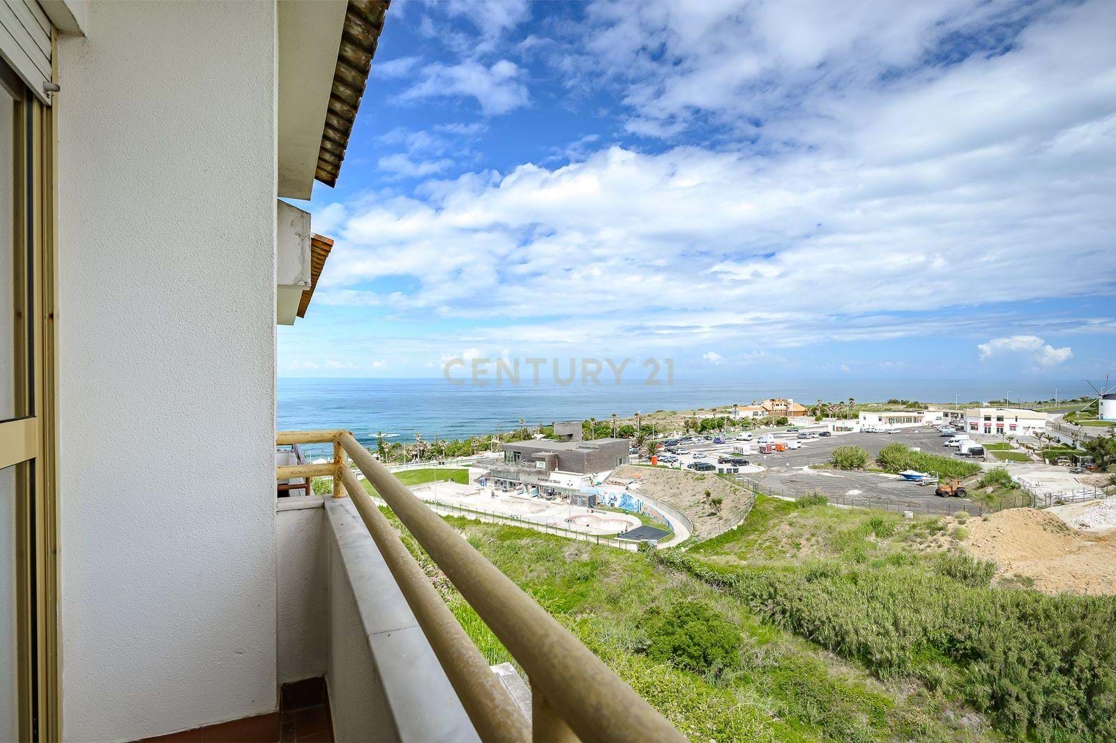 Moradia no Centro da Ericeira com Vista Mar Deslumbrante em Condomínio Privado 