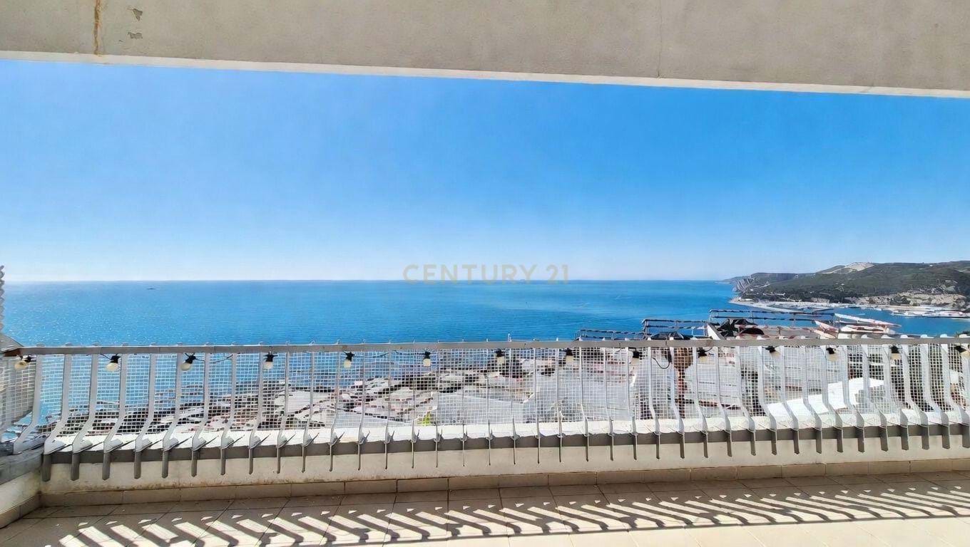 Apartamento T2 duplex com Vista Mar em Sesimbra, Setúbal