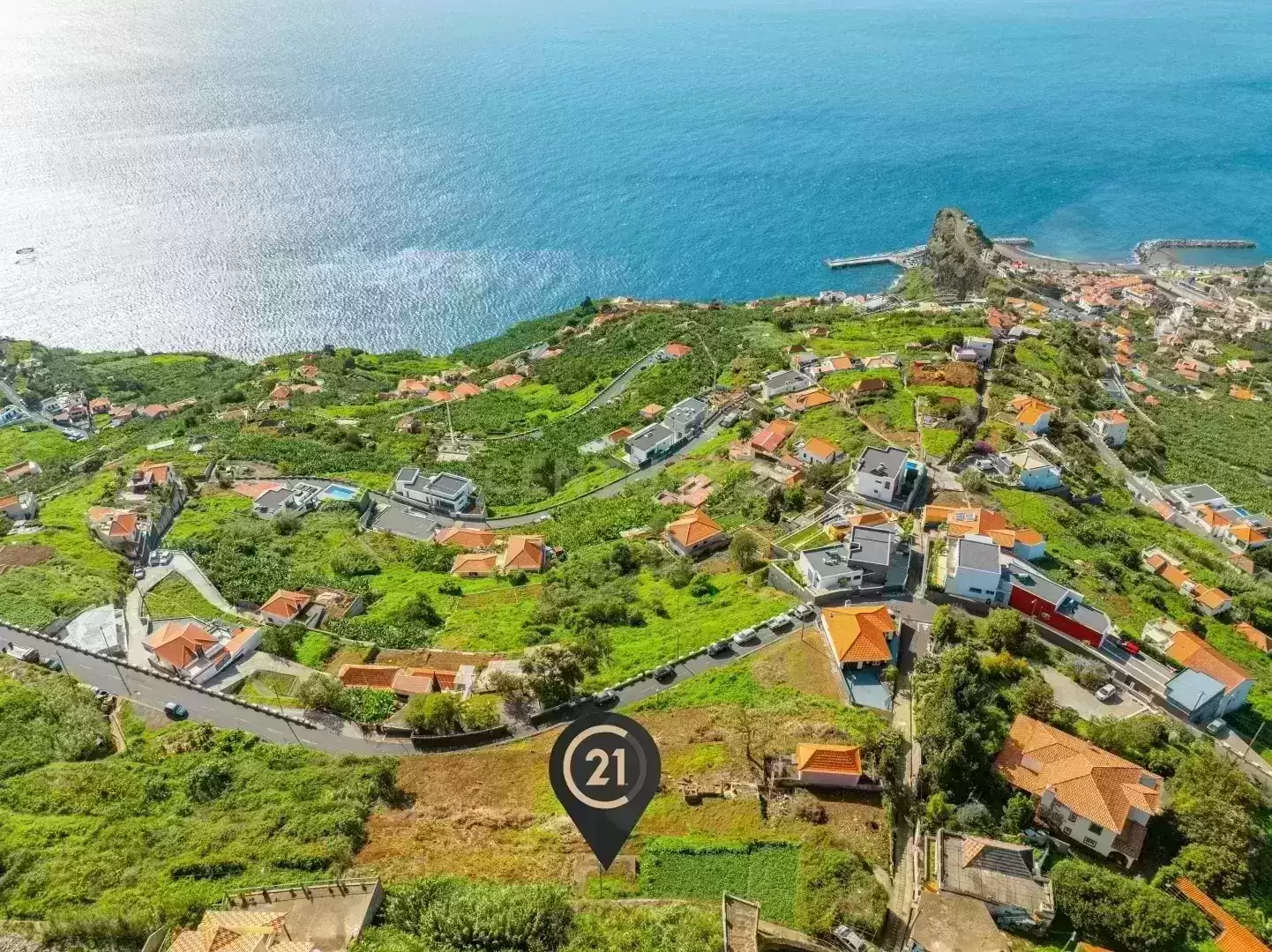 Terreno com Projeto Aprovado para 5 Moradias - Vista Mar Definitiva - Ribeira Brava