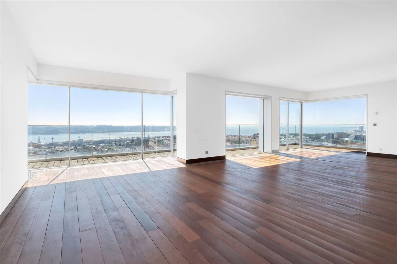 Apartamento T4 de Luxo no Alto do Restelo em Lisboa
