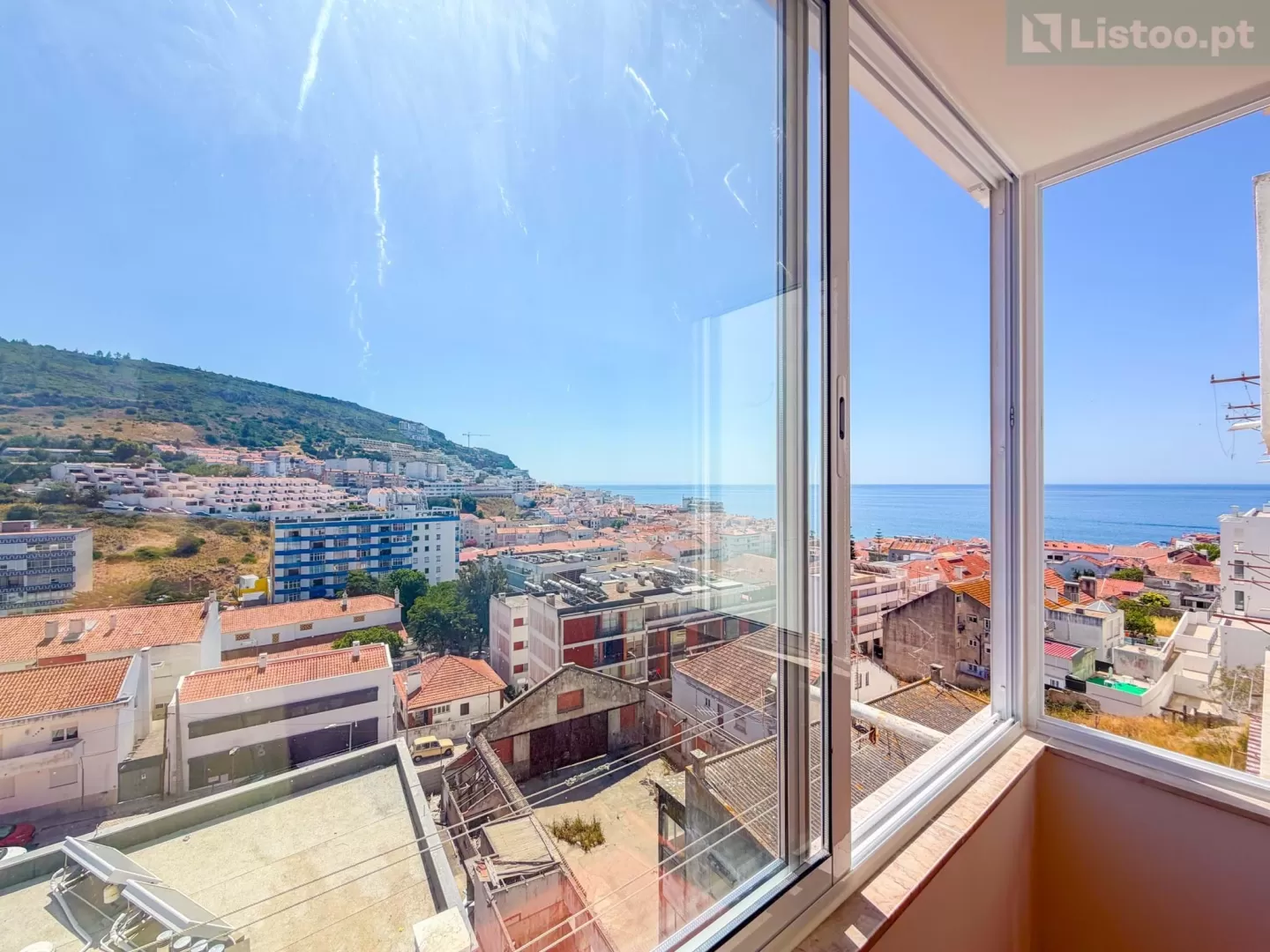 Apartamento T2 com Vista Mar a 350 Metros da Praia de Sesimbra