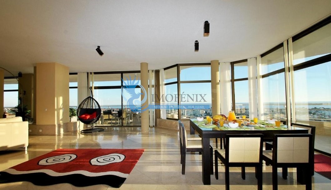 Penthouse  T4 com piscina privada em Albufeira